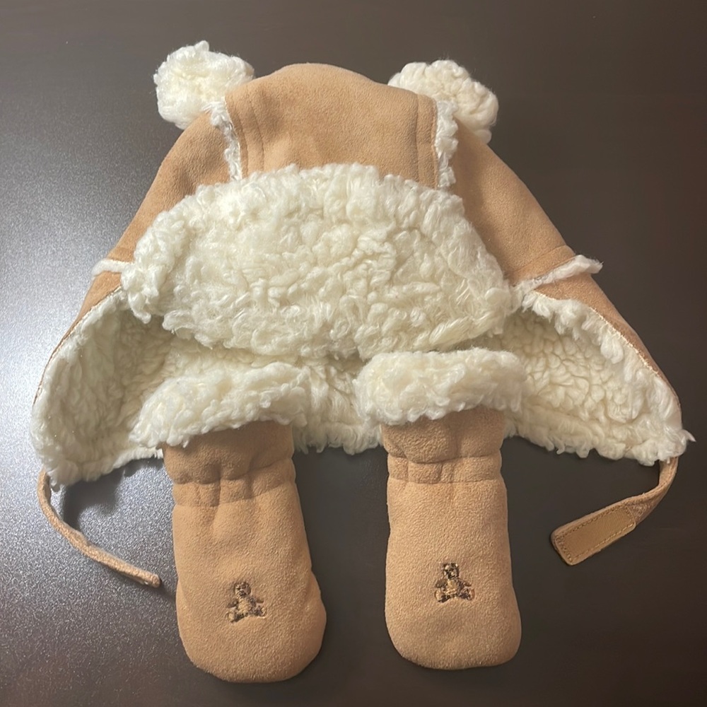 Baby Gap hat and mittens